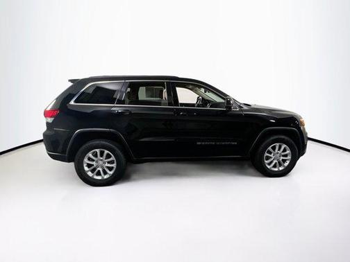 2022 Jeep Grand Cherokee Laredo