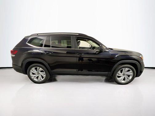 2022 Volkswagen Atlas 3.6L SE w/Technology