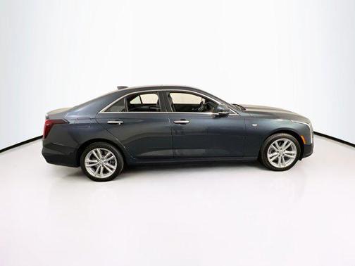 2022 Cadillac CT4 Luxury