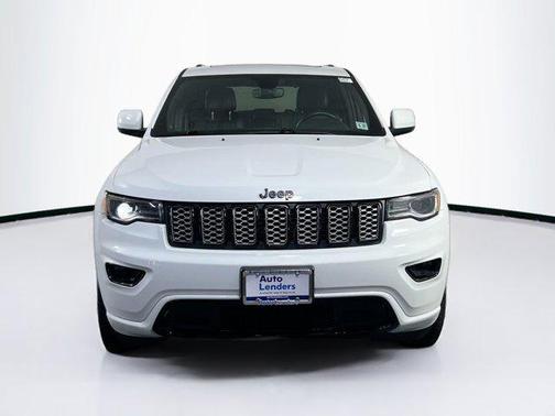 2022 Jeep Grand Cherokee Laredo