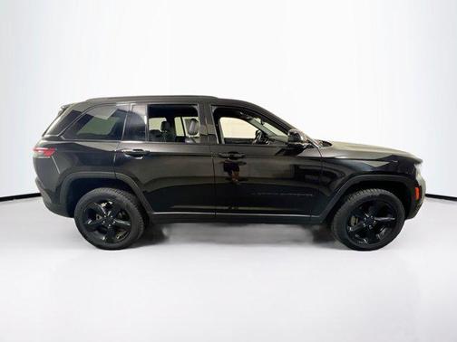 2022 Jeep Grand Cherokee Altitude