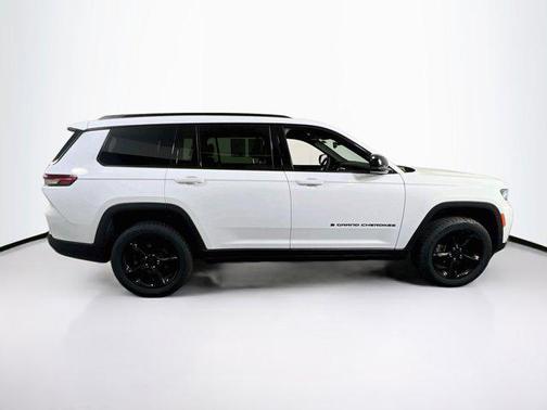 Bright White Clearcoat 2023 Jeep Grand Cherokee L Altitude
