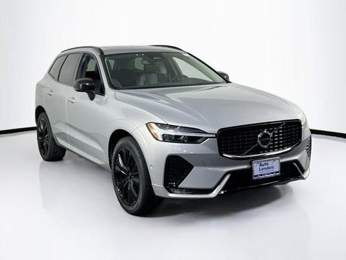 2023 Volvo XC60 Plus Dark Theme