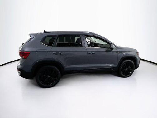 Pure Gray 2023 Volkswagen Taos 1.5T SE