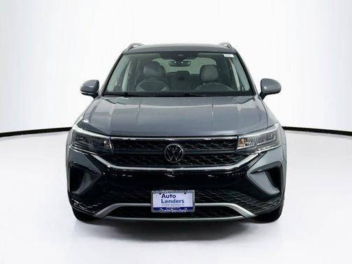 Pure Gray 2023 Volkswagen Taos 1.5T SE