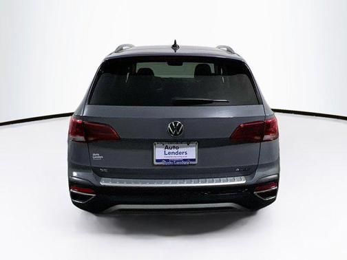 Pure Gray 2023 Volkswagen Taos 1.5T SE