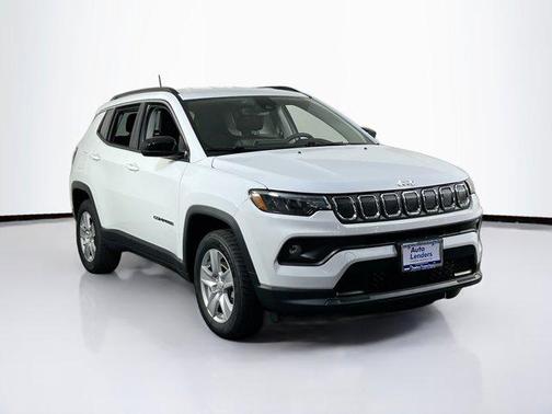 Bright White Clearcoat 2022 Jeep Compass Latitude