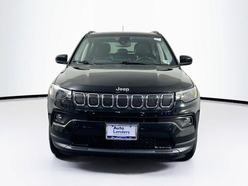 Diamond Black Crystal Pearlcoat 2022 Jeep Compass Latitude Lux