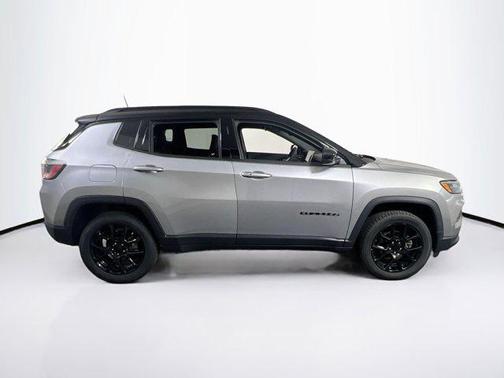 Billet Silver Metallic Clearcoat 2022 Jeep Compass Latitude