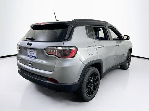 Billet Silver Metallic Clearcoat 2022 Jeep Compass Latitude