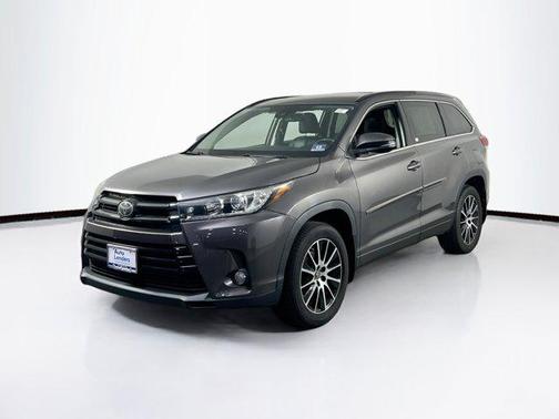 2017 Toyota Highlander SE