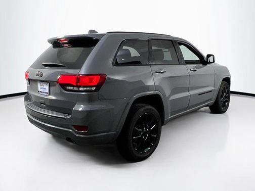 2022 Jeep Grand Cherokee Laredo