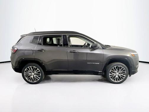 Granite Crystal Metallic Clearcoat 2022 Jeep Compass Limited