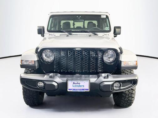 Bright White Clearcoat 2023 Jeep Gladiator Willys 4x4