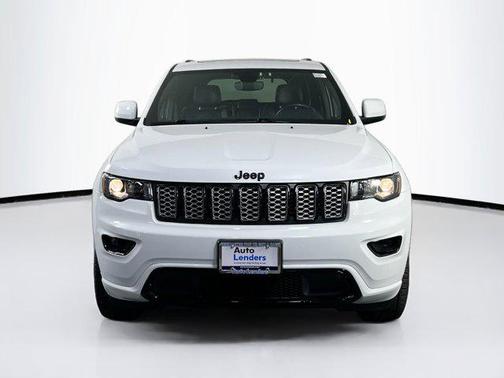 2022 Jeep Grand Cherokee Laredo