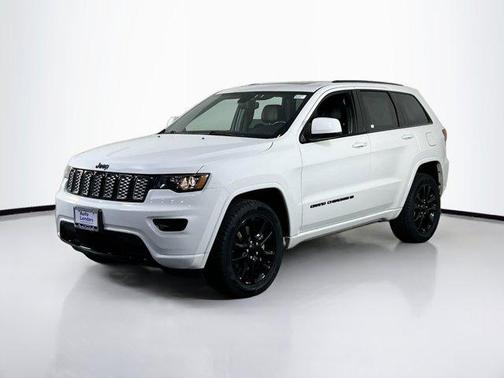 2022 Jeep Grand Cherokee Laredo