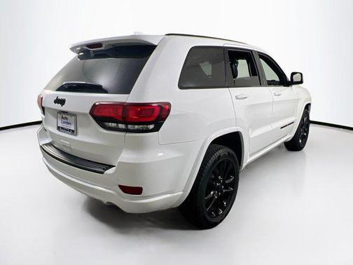 2022 Jeep Grand Cherokee Laredo