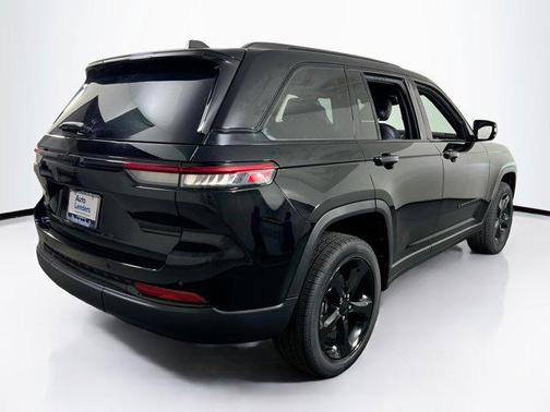 2022 Jeep Grand Cherokee Altitude