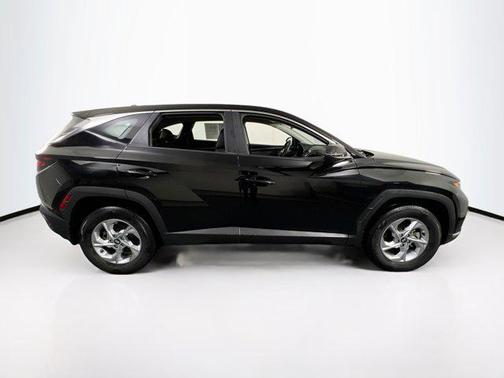 2022 Hyundai TUCSON SE