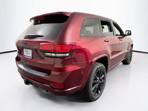 2022 Jeep Grand Cherokee Laredo