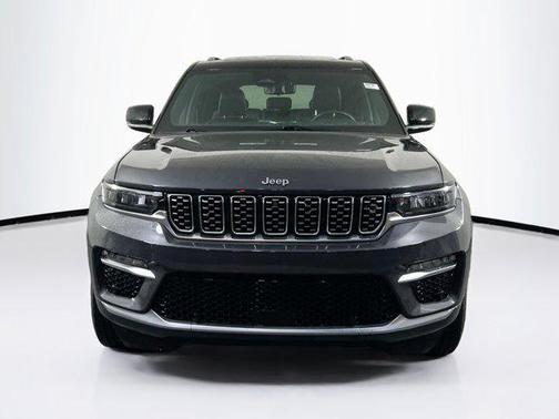 2022 Jeep Grand Cherokee Summit