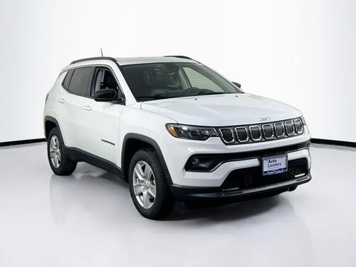 Bright White Clearcoat 2022 Jeep Compass Latitude