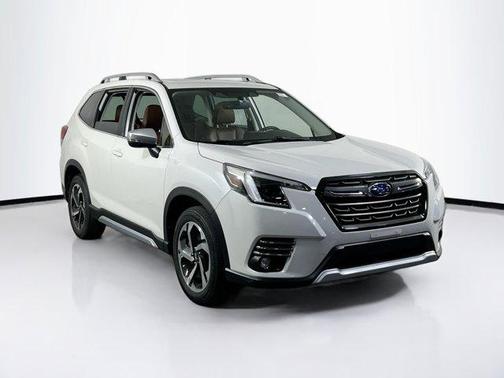 Crystal White Pearl 2022 Subaru Forester Touring