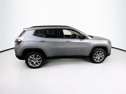 Billet Silver Metallic Clearcoat 2022 Jeep Compass Latitude Lux