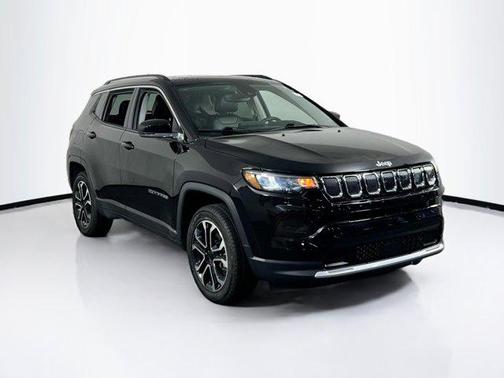 Diamond Black Crystal Pearlcoat 2022 Jeep Compass Limited