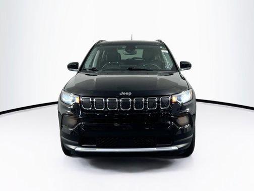 Diamond Black Crystal Pearlcoat 2022 Jeep Compass Limited