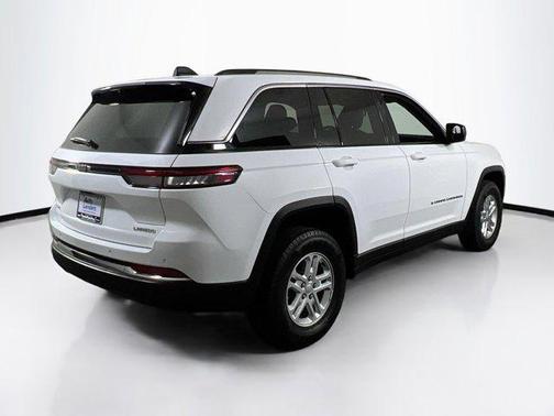 2022 Jeep Grand Cherokee Laredo