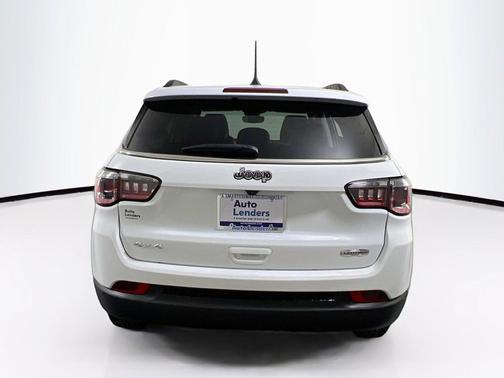 Bright White Clearcoat 2022 Jeep Compass Latitude