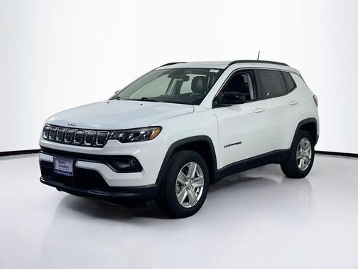 Bright White Clearcoat 2022 Jeep Compass Latitude