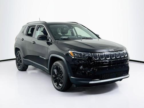 Diamond Black Crystal Pearlcoat 2022 Jeep Compass Limited