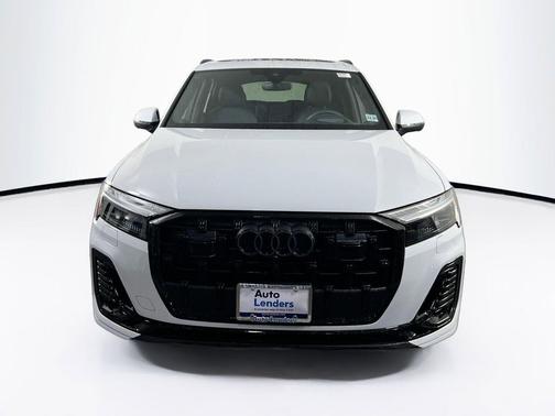 Glacier White Metallic 2025 Audi Q7 55 Prestige