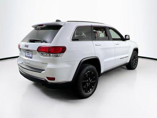 2022 Jeep Grand Cherokee Laredo