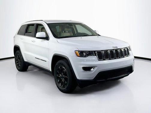2022 Jeep Grand Cherokee Laredo