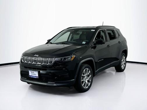 Diamond Black Crystal Pearlcoat 2022 Jeep Compass Latitude Lux