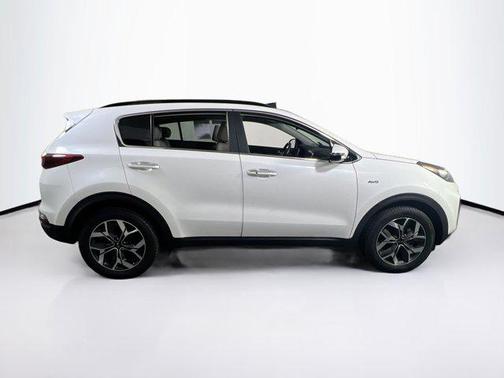 Snow White Pearl 2022 Kia Sportage EX