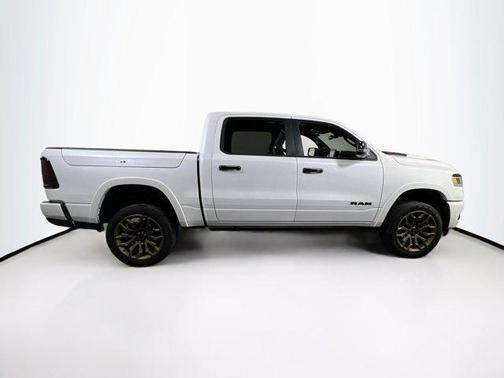 Ivory White Tri-Coat Pearlcoat 2026 RAM 1500 Limited
