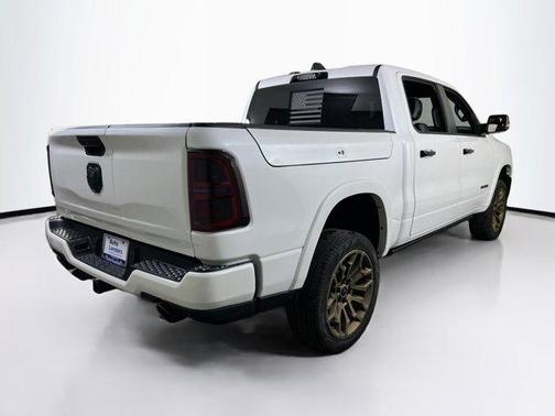 Ivory White Tri-Coat Pearlcoat 2026 RAM 1500 Limited