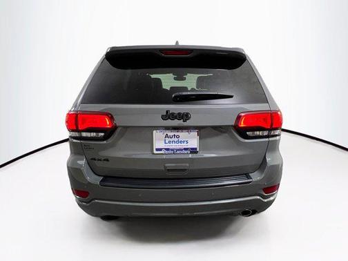 2022 Jeep Grand Cherokee Laredo