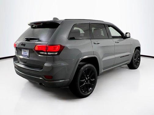 2022 Jeep Grand Cherokee Laredo