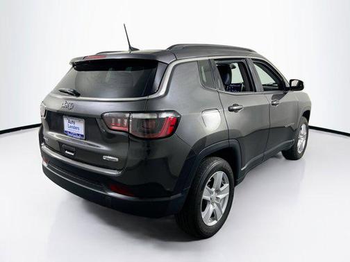 Granite Crystal Metallic Clearcoat 2022 Jeep Compass Latitude