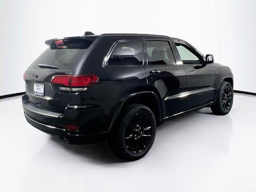 2022 Jeep Grand Cherokee Laredo