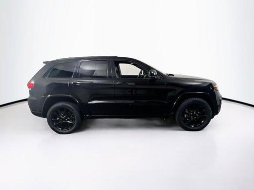 2022 Jeep Grand Cherokee Laredo