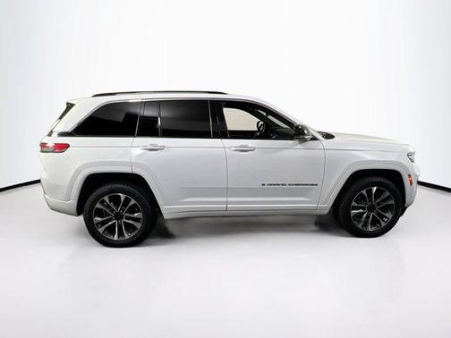 2022 Jeep Grand Cherokee Overland