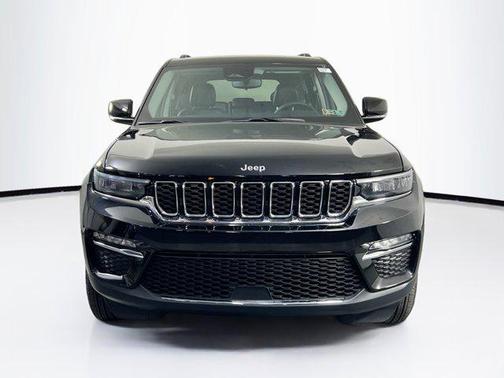 Diamond Black Crystal Pearlcoat 2023 Jeep Grand Cherokee Limited