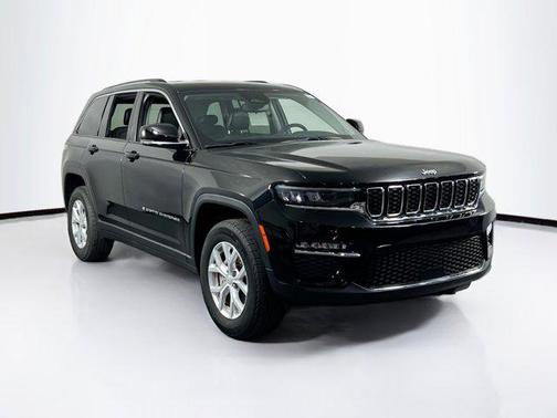 Diamond Black Crystal Pearlcoat 2023 Jeep Grand Cherokee Limited
