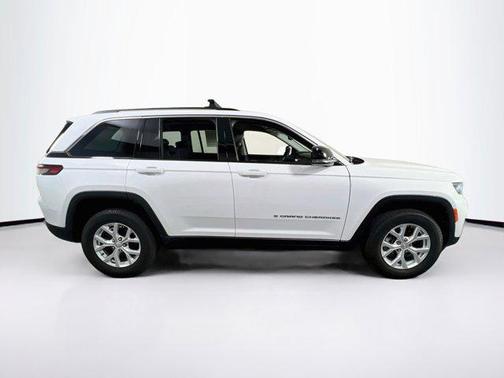 Bright White Clearcoat 2023 Jeep Grand Cherokee Limited